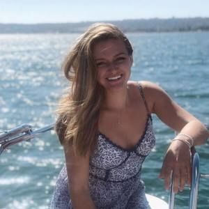 Meet your Posher, Julia